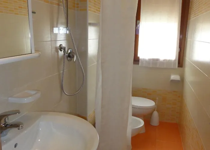 Beachfront With Terrace דירה