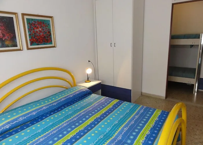 Beachfront With Terrace ביביונה