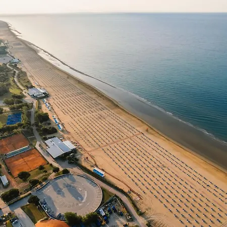 Beachfront With Terrace *
