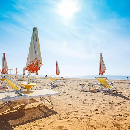 Beachfront With Terrace * بيبيوني